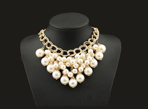 Beautiful Big Pearls Bib Statement Necklace For Girls