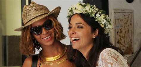 beyoncé and jay z just crashed a wedding in italy