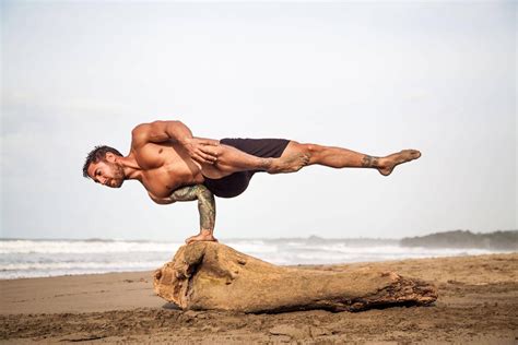 7 reasons why men should do yoga