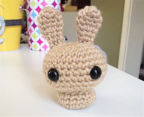 nerdy  crafty simple bunny crochet pattern