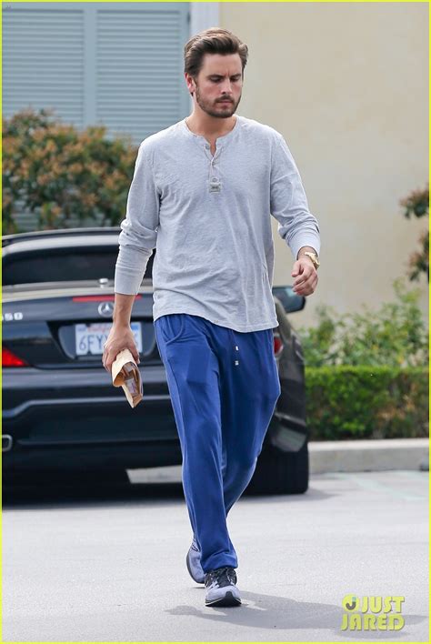 scott disick leaves little to the imagination in his pajama pants photo 3077275 kourtney
