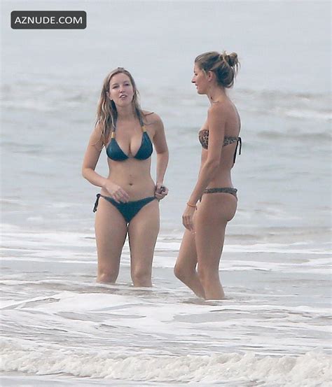 Gisele Bundchen And Sister Rafaela Head Out To The Beach With The