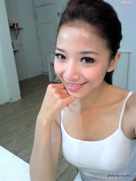 asian lady sexy in her self page milmon sexy picpost