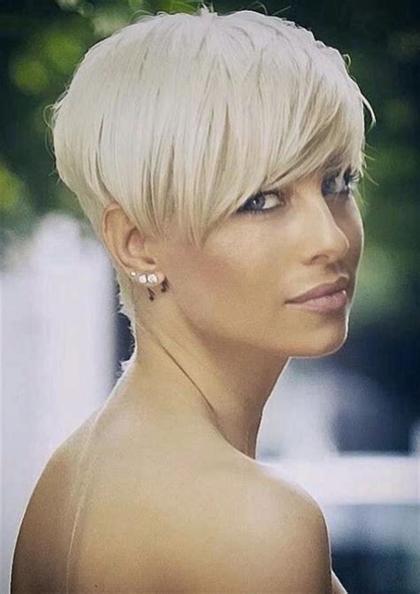 these female short hairstyle can also be sexy simple and fashionable