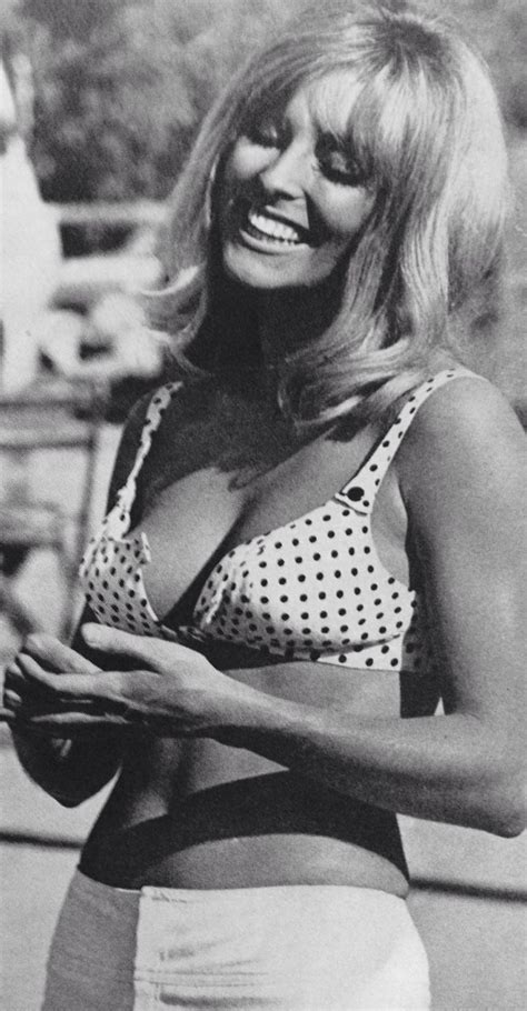 sharon tate on the set of don t make waves in 1966