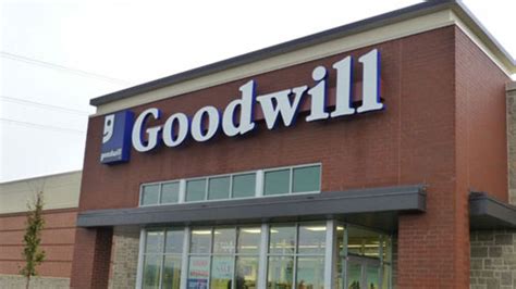 goodwill sees  people wanting career   covid  pandemic wkrn news
