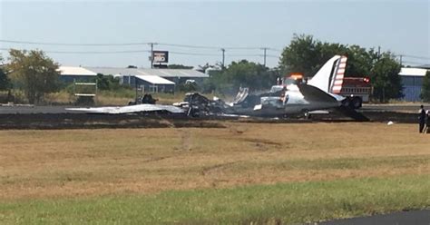 plane crashes  texas   passengers survive