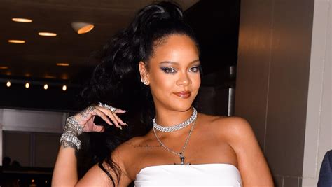rihanna shares sexy mirror selfie continues stunting on
