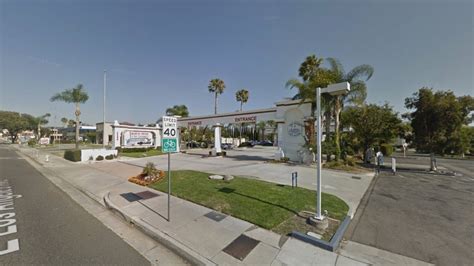 woman poses  owner steals vehicle  simi valley car wash police