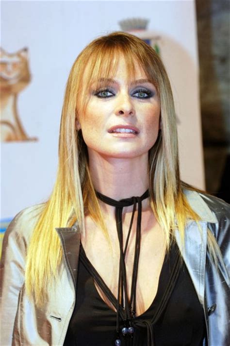 hairy mature mature posing redhead milf fine pussy cum body italian actress serena autieri