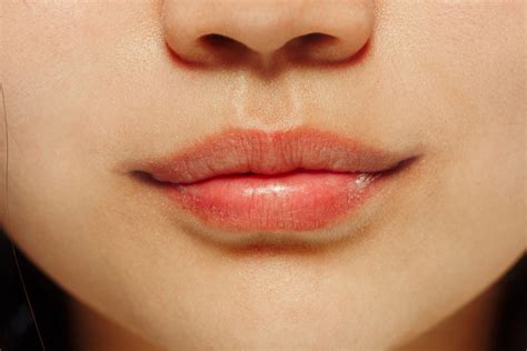 7 Tips Mengecilkan Bibir Tanpa Operasi Jovee Id
