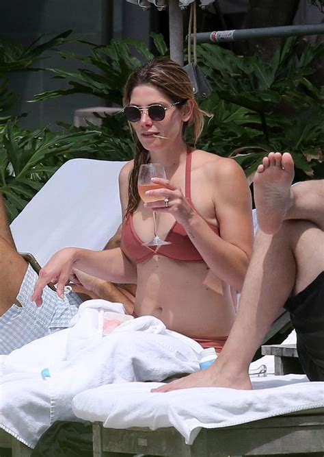 Ashley Greene Body In Bikini On Swimming Pool Scandal Planet