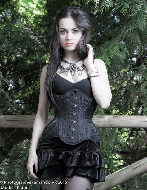 beautiful goth girl ♥ sexy goth beauty ♥ hot goth fashion awesome goth