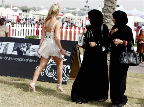 White Sissy For Muslim — Sisterkareema On The Left What