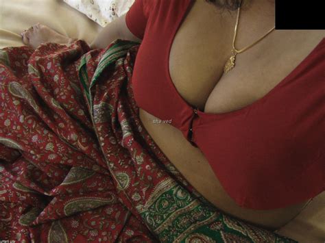 desi mallu aunty removing bra and showing nude boobs desi porn girl sexy erotic girls