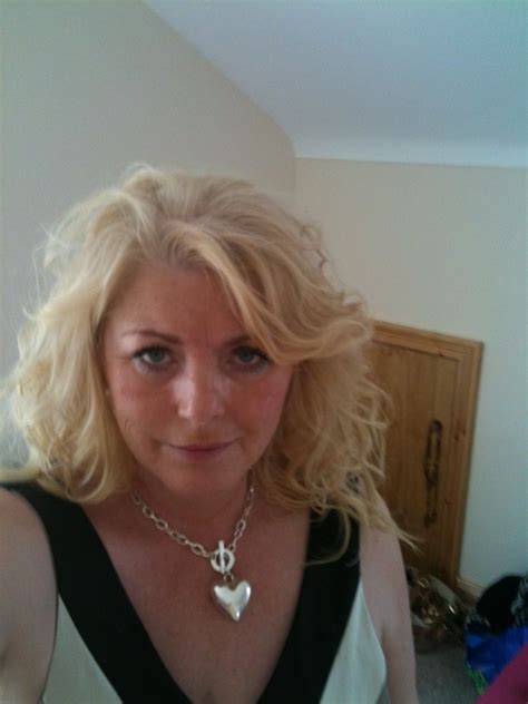 Pinkgirlliz 52 From Nottingham Is A Local Granny Looking For Casual