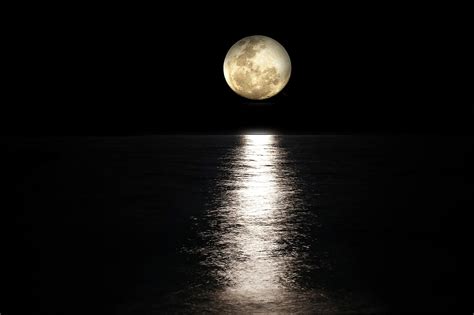 este mes  hubo luna llena por primera vez en  anos por