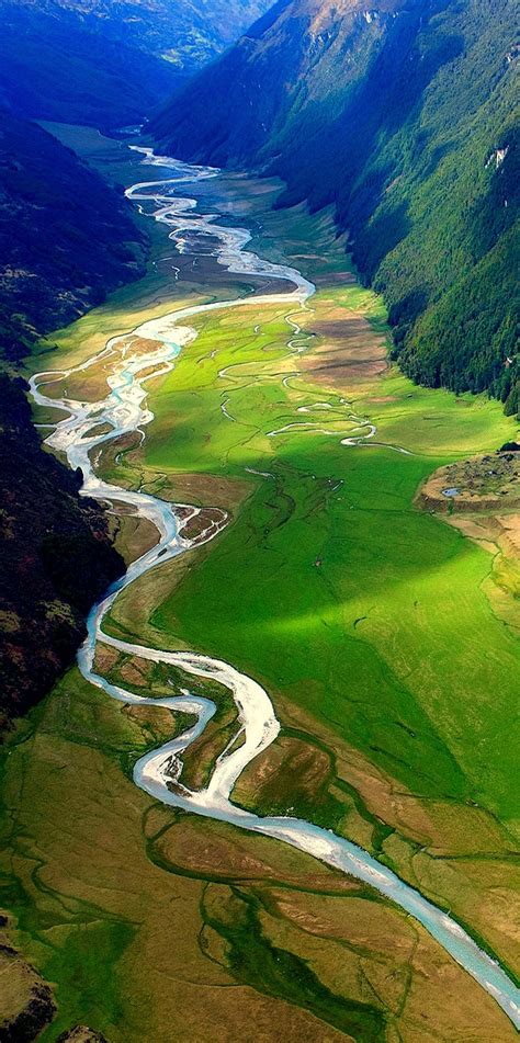 beautiful picture     helicopter    river valley