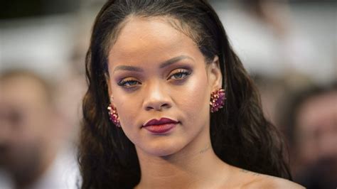 14 crucial life lessons rihanna has taught us through her