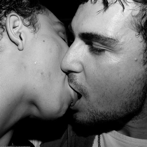 Gay Guys Kiss Dec Hot Teen Kissing