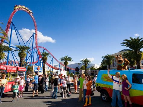 gold coast theme parks travel insider