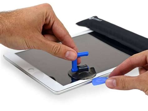 ifixit takes  apples    ipad geeky gadgets