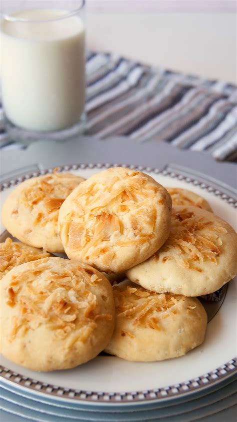hungry eggless coconut cookies