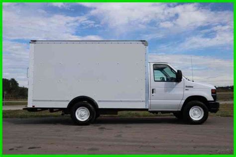 ford   ft box truck liquidation sale  van box trucks