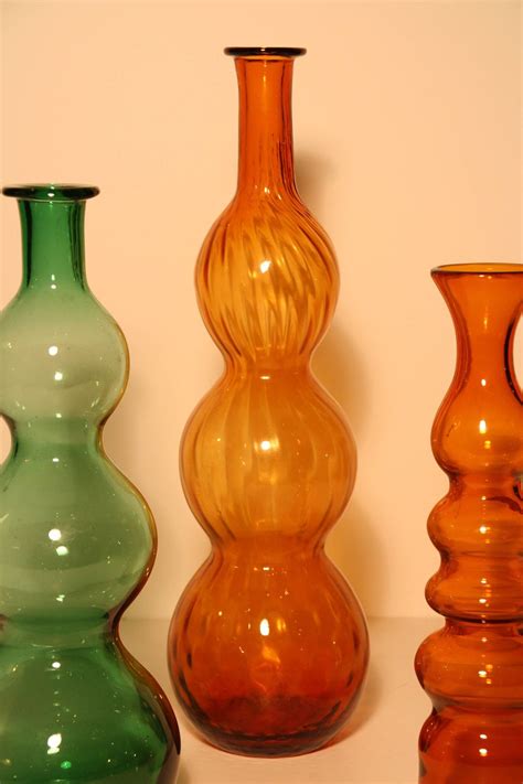 Empoli Mid Century Orange Glass Vase At 1stdibs Empoli Glass Orange