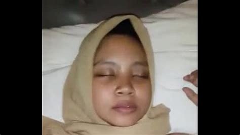 indonesian cewek jilbab dientot part 1 480p xvideos