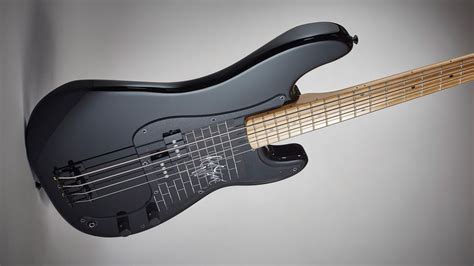 Fender Roger Waters Signature Precision Bass Review