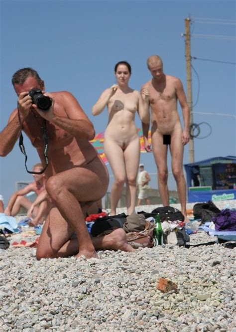 【画像】ロシアのヌーディストビーチに行ってきた。女の子たちの天国だった… ポッカキット
