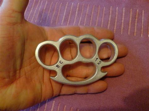 weaponcollector s knuckle duster and weapon blog ladies extra small knuckle duster brass knuckles