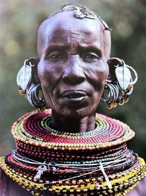 Épinglé par s martini sur africa fashion visage tribal