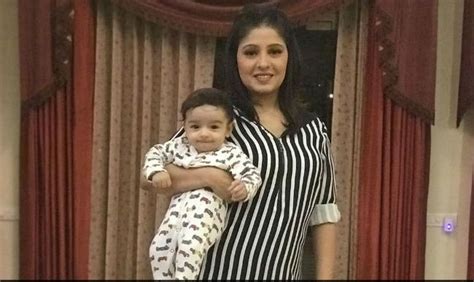 Sunidhi Chauhan Shares First Pic Of Her Son Window To News