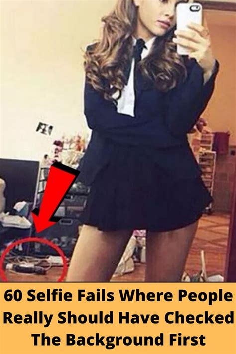 60 Selfie Fails Where People Really Should Have Checked The Background