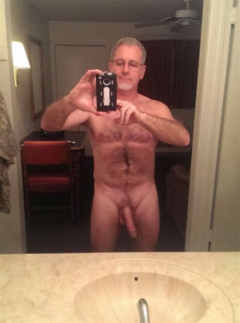 dad bod naked selfie