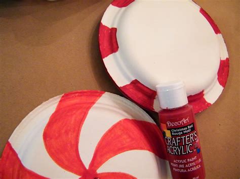 amy drandomly  paper plate peppermint candy tutorial