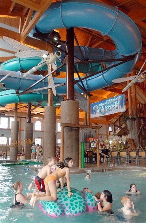 making waves zehnders splash village hotel  waterpark voted   family getaway mlivecom