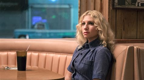 how playing a fake comedian helped ari graynor find her voice vanity fair