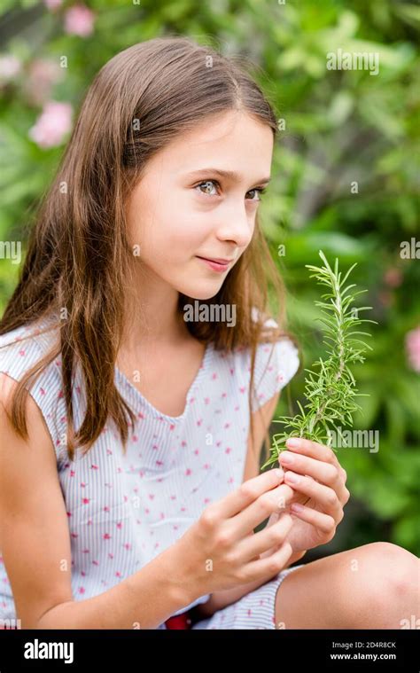 12 Jähriges Mädchen Fotos Und Bildmaterial In Hoher Auflösung Alamy