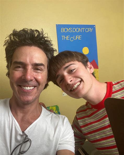 stranger things 4 behind the scenes shawn levy and noah schnapp