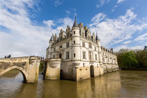 stunning loire valley chateaux