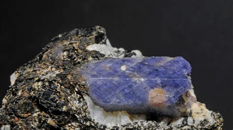 sapphire crystals capture exotic dark matter