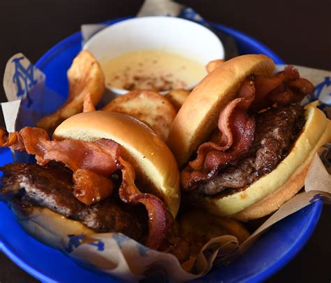 citi field reveals starting food lineup  opening day boozy burbs