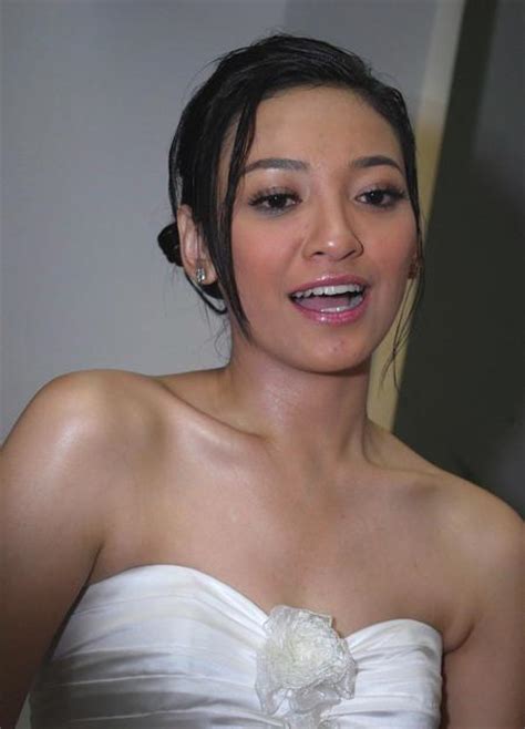 foto sexy artis model indonesia desember 2010