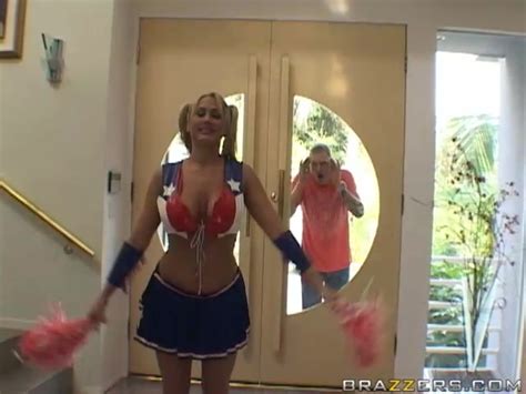 awesome brazzers cheerleader alana evans shows off her tits