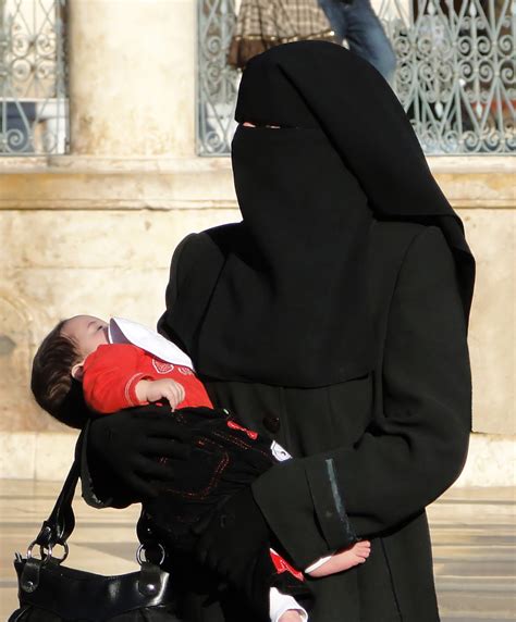 File Woman In Niqab Aleppo 2010  Wikimedia Commons