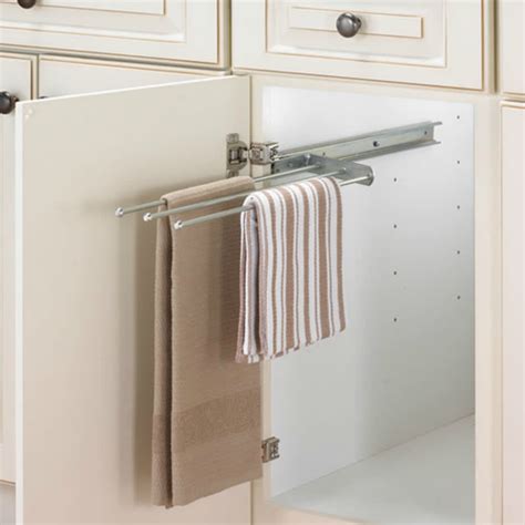 ideas  hanging storing towels   small bathroom apartment therapy