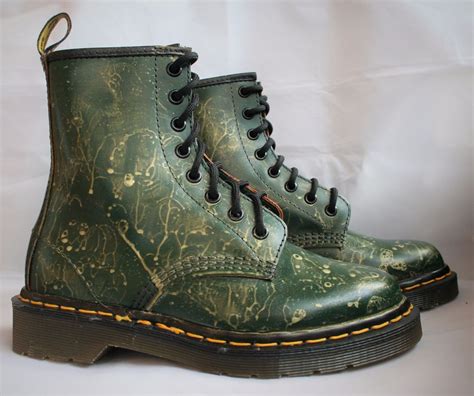 dr martens   england  green  wo box custom gold paint docs size   clothes